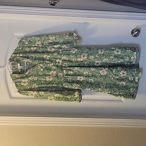 Monteau Los Angeles Green Floral  Sleeve Dress Boho cottage core boutique. Small